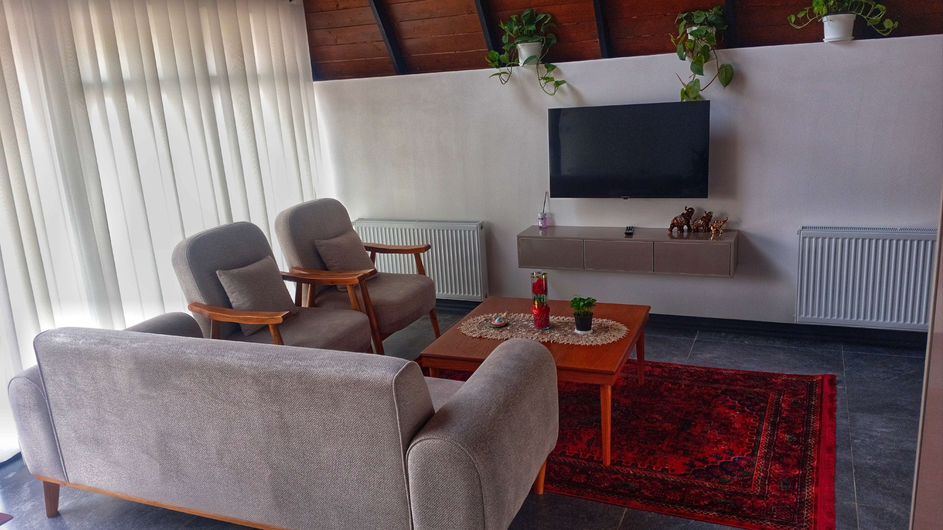 کلبه کلبه سوئیسی دوخوابه جکوزی دار آرامش رامسر