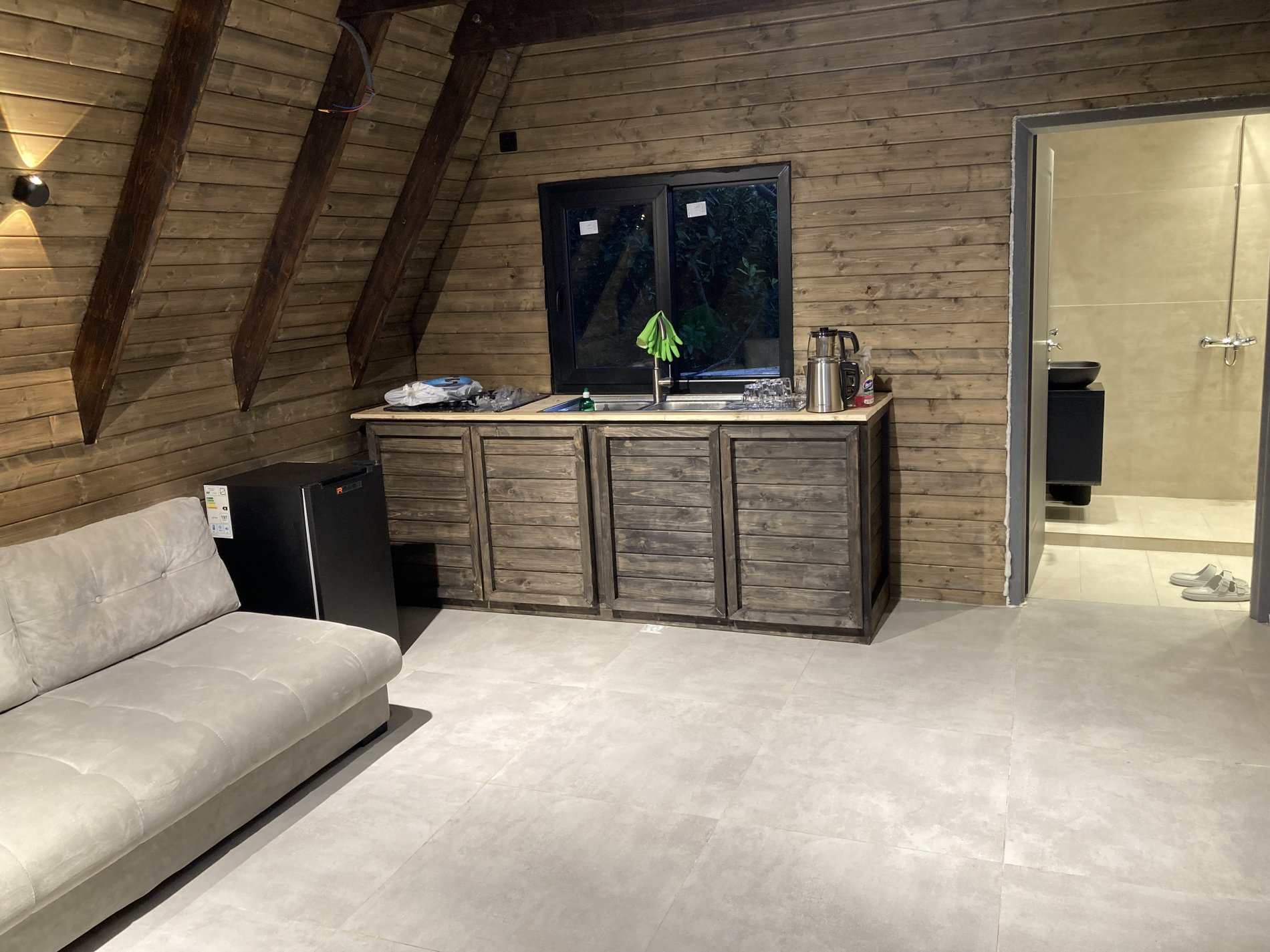 کلبه یک خوابه اِوورا