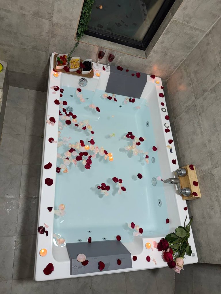 کلبه دوخوابه جکوزی دار حنا