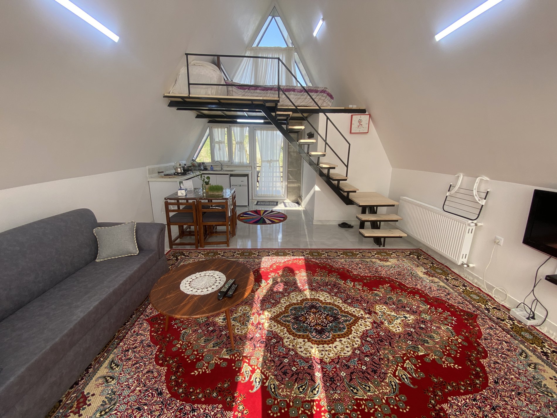 کلبه یک خوابه سوئیسی چای