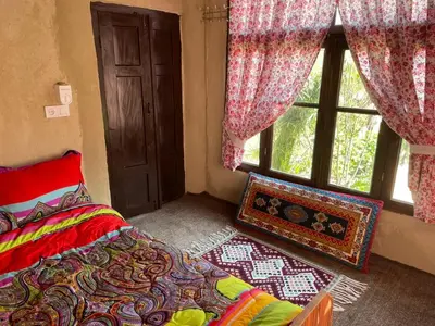 بومگردی توراندخت - واحد کلبه آسایش