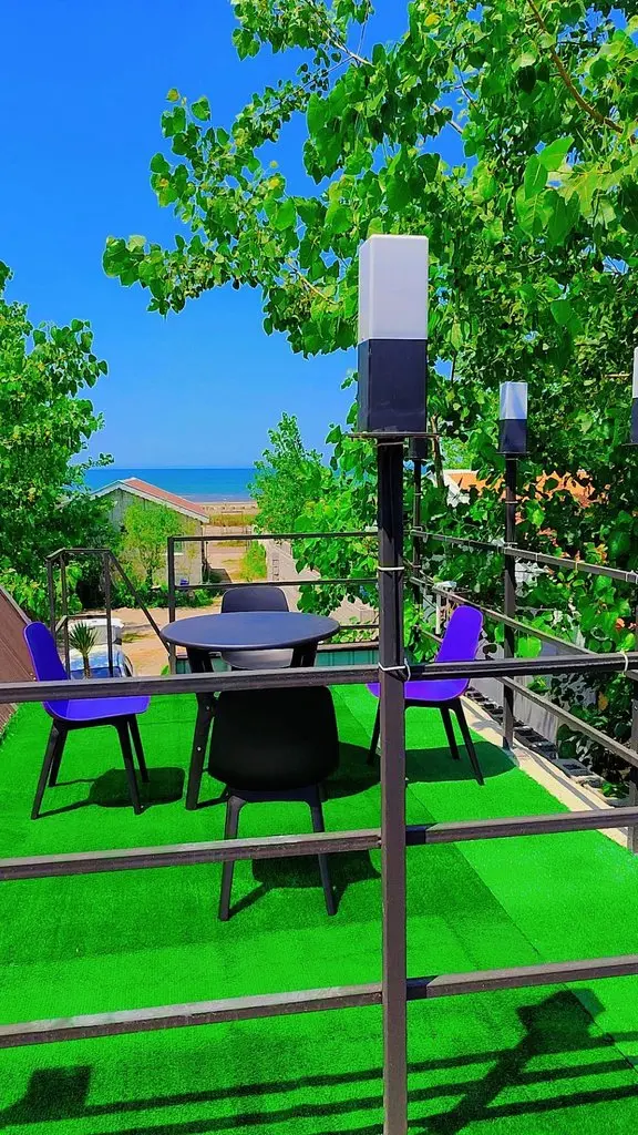 کلبه دوخوابه ساحلی کارن