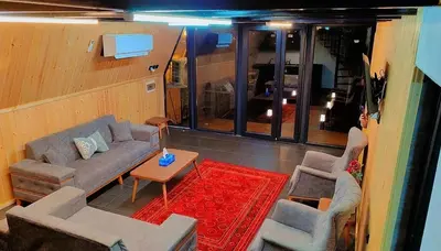 کلبه دوخوابه ساحلی کارن