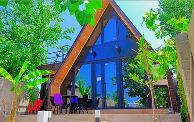 کلبه دوخوابه ساحلی کارن