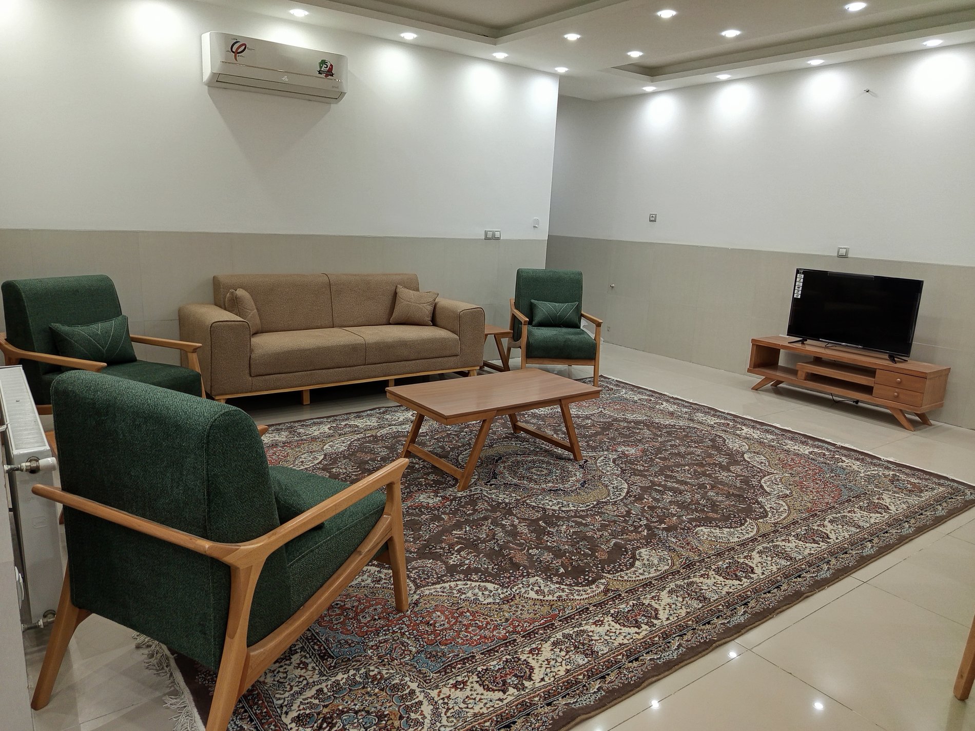 مجتمع اقامتی بَرزین 1 - ۱۰۲ و ۲۰۲