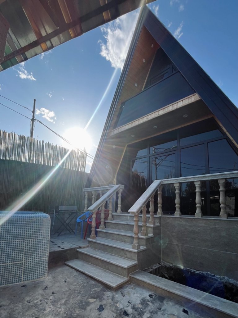 کلبه دوخوابه سوئیسی مقدم