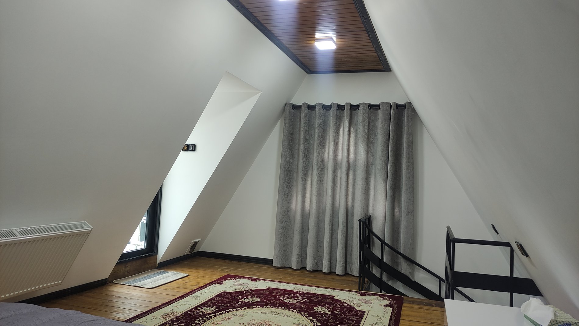 ویلا دوخوابه سوئیسی جنگلی توسکا