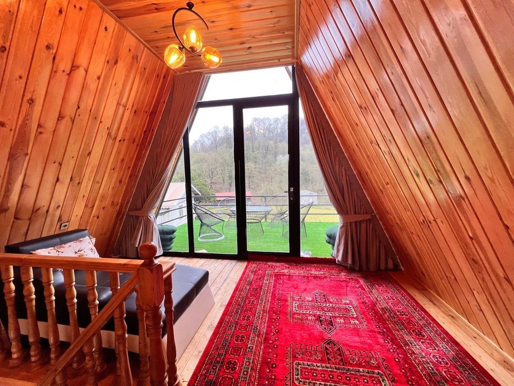 کلبه دوخوابه جنگلی سوئیسی دوبلکس اهورا