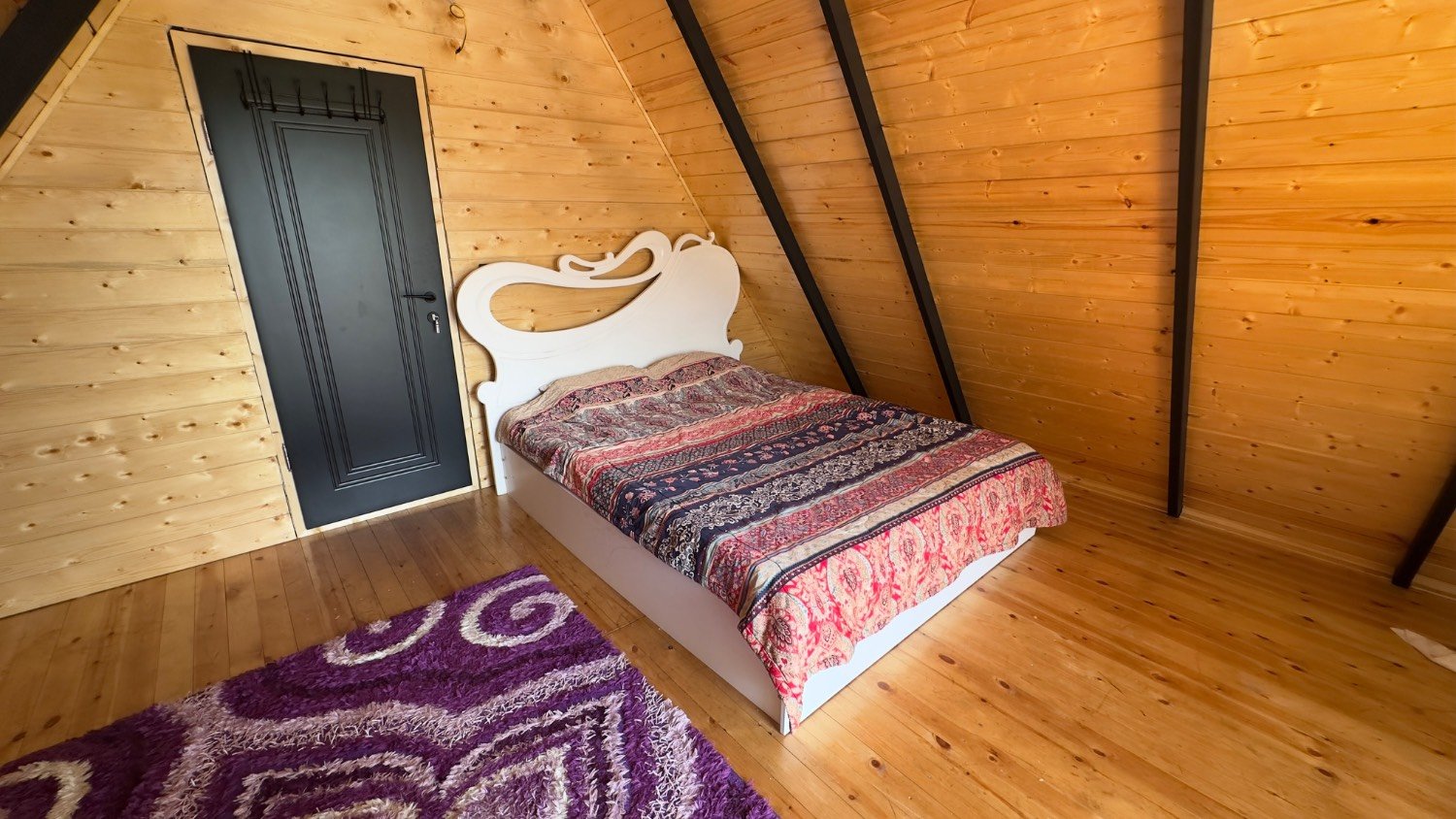 کلبه یک خوابه سوئیسی می‌جان