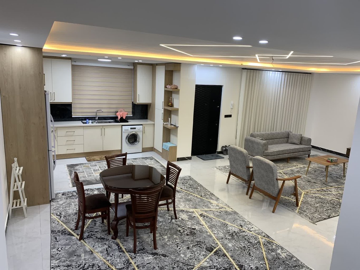 ویلا چهارخوابه استخردار آبگرم مرزبند