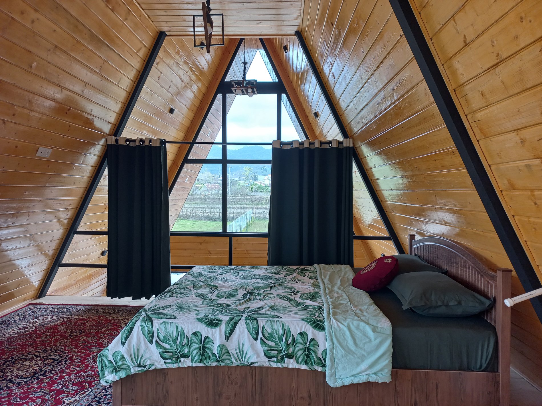 کلبه یک خوابه سوئیسی ایران