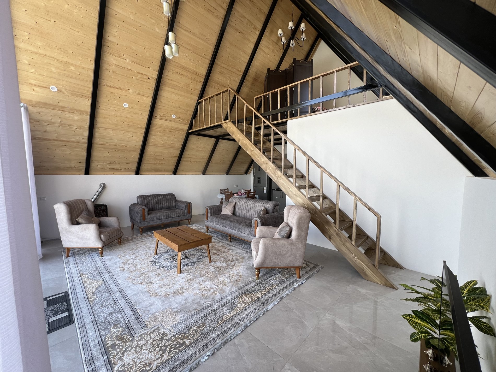 کلبه دوخوابه سوئیسی طاطی