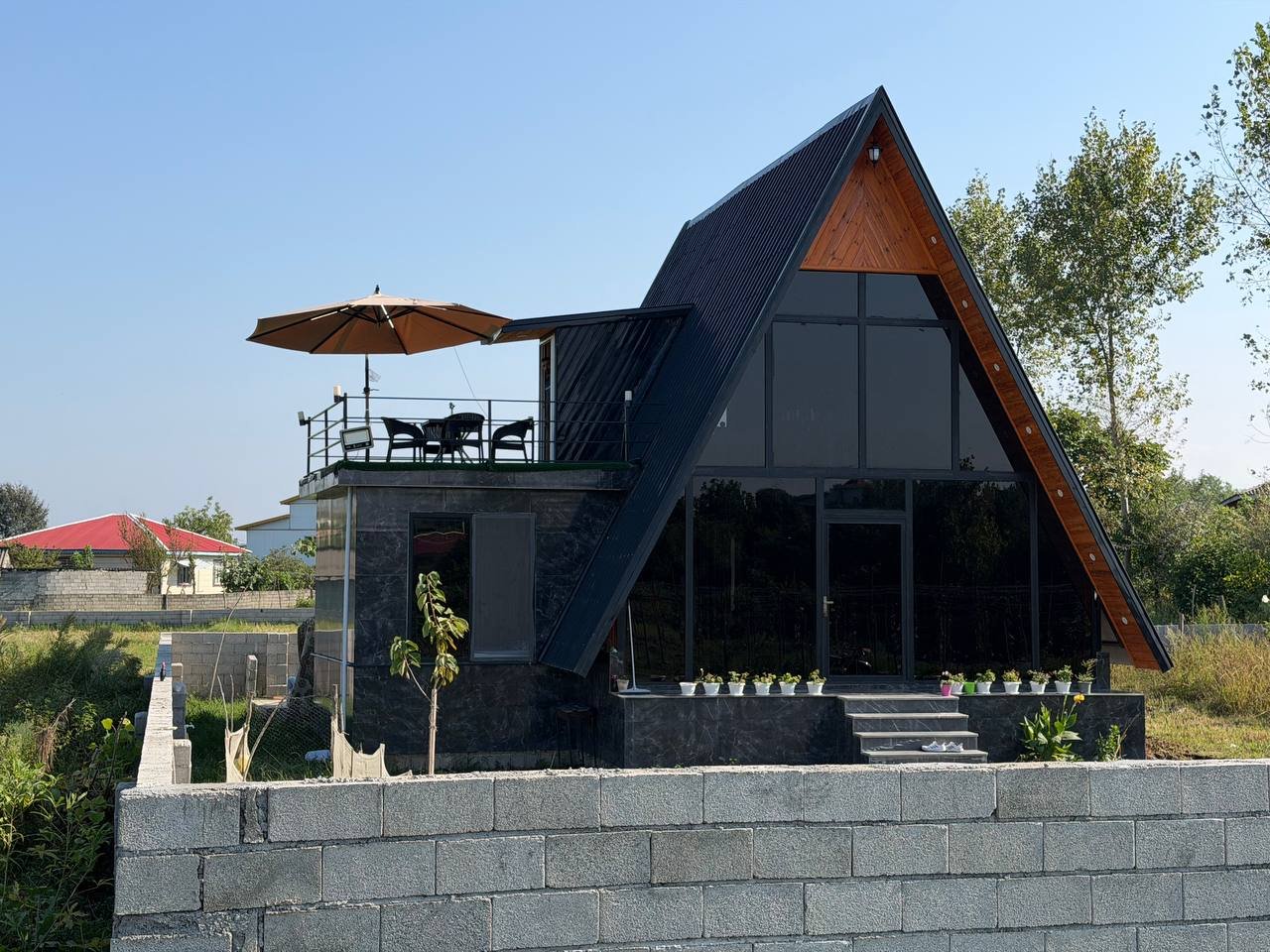 کلبه دوخوابه سوئیسی ریرا