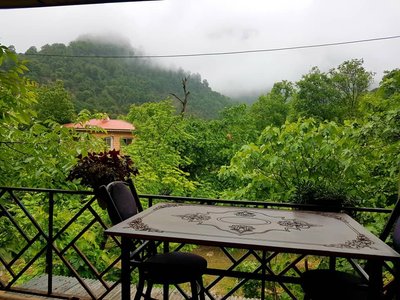 کلبه دوخوابه چوبی لب رودخانه 5