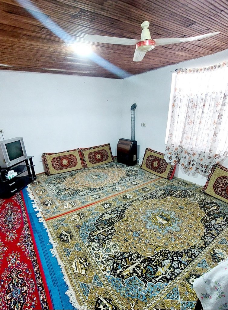 ویلا خانه روستایی نزدیک رودخانه  