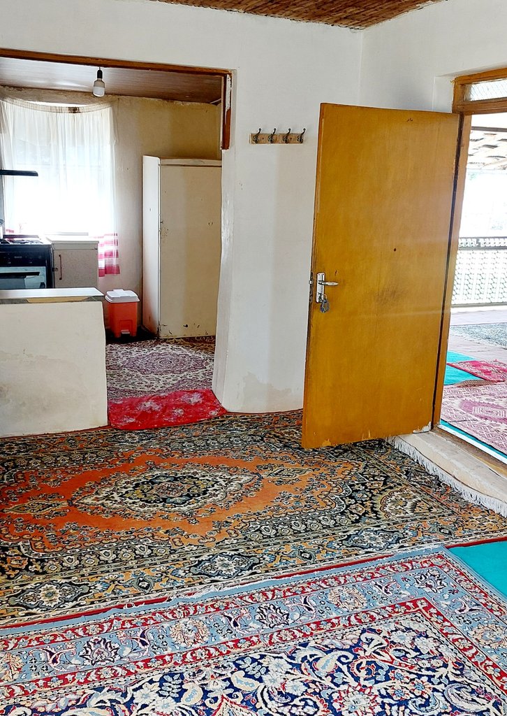 ویلا خانه روستایی نزدیک رودخانه  