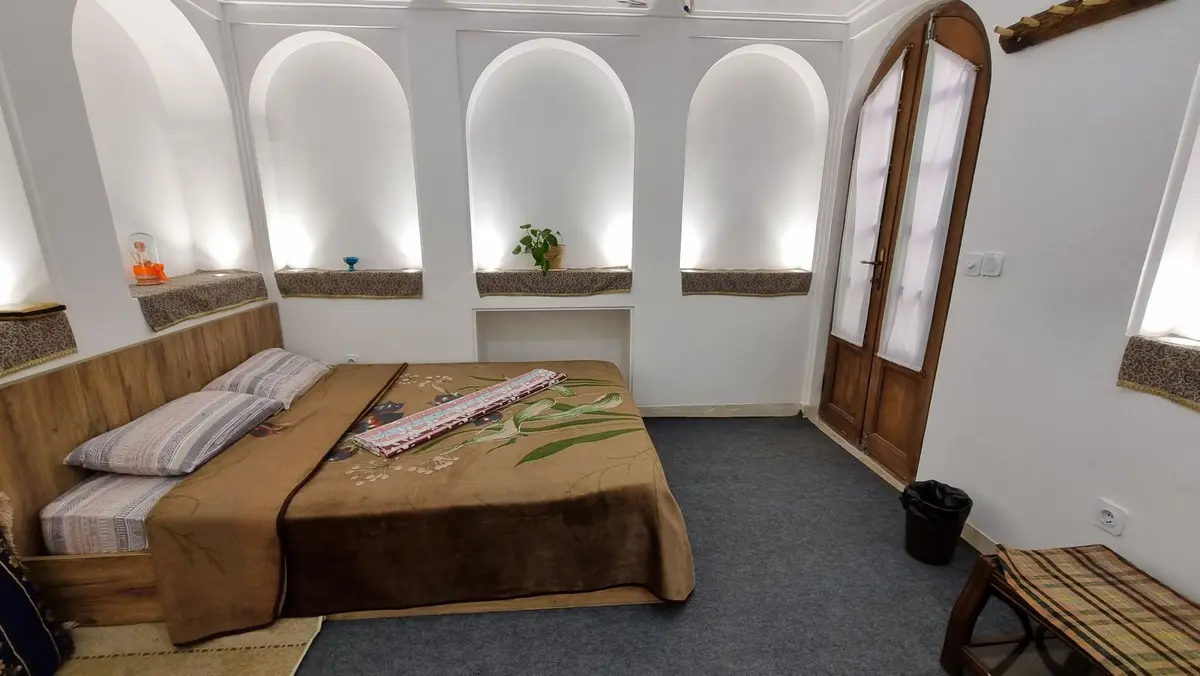 بوم گردی خاتون - واحد سيمين