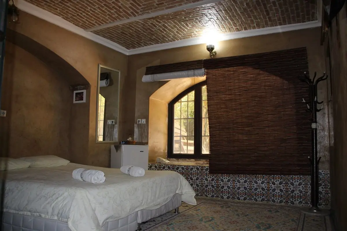 خانه باغ ایرانی واحد پروین اعتصامی