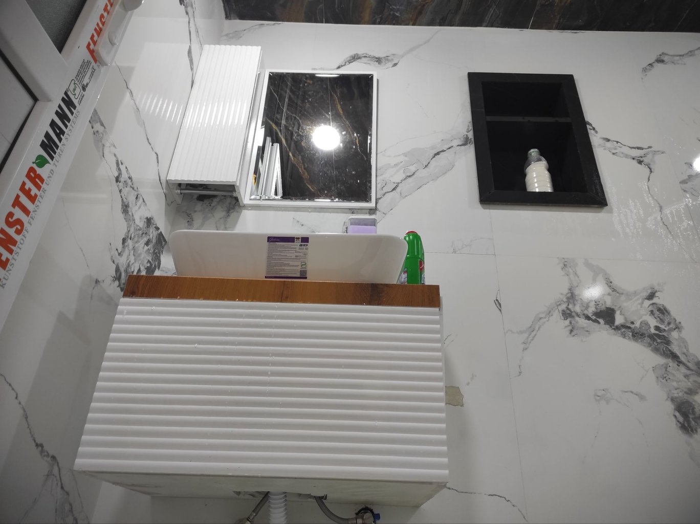 کلبه  کلبه سوئیسی  لب رودخانه