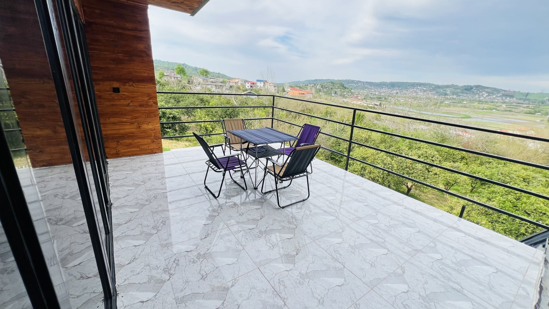 کلبه دوخوابه استخردار آبگرم زمین پدری