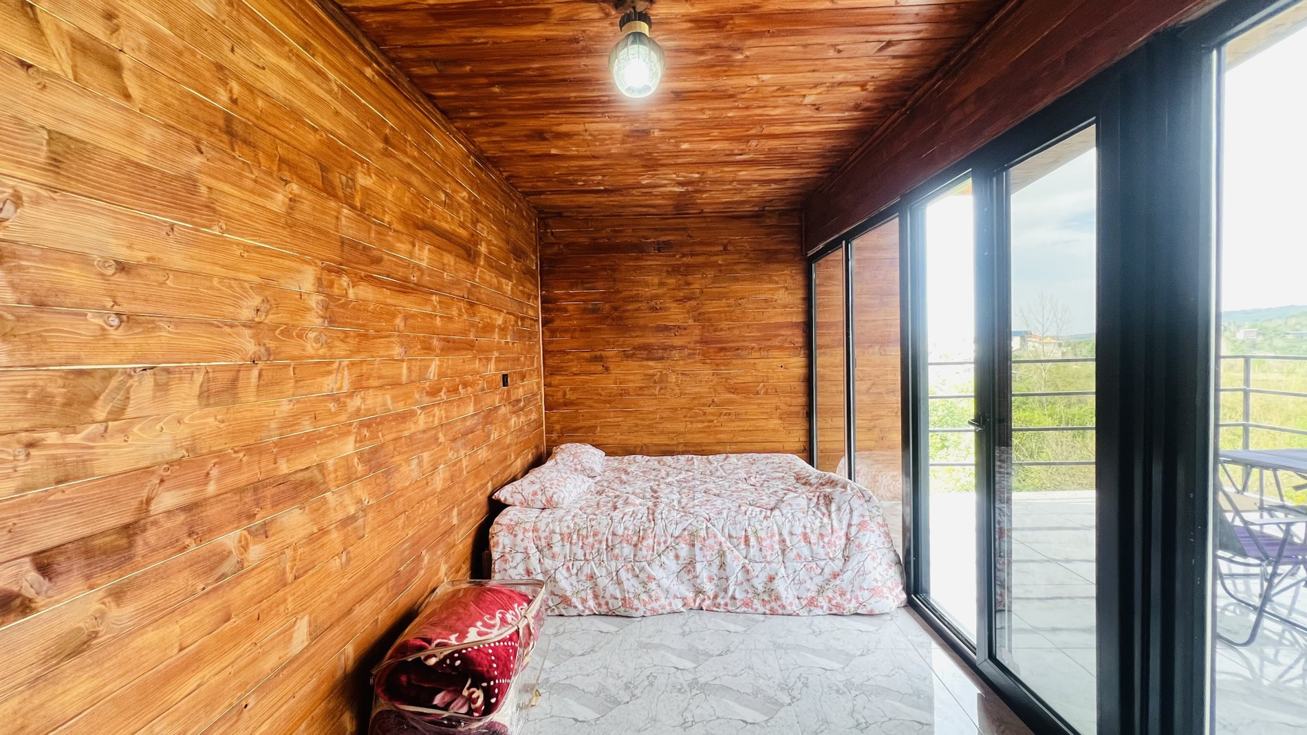 کلبه دوخوابه استخردار آبگرم زمین پدری