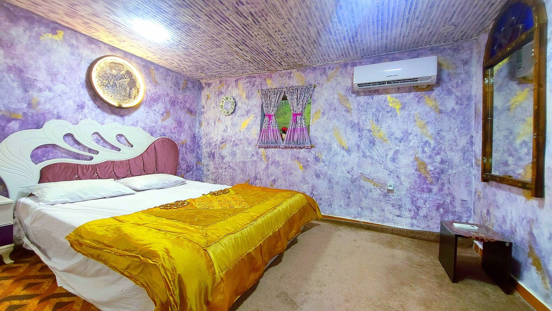 یک خوابه جنگلی مجنون