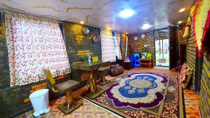 کلبه یک خوابه جنگلی مجنون - پذیرایی