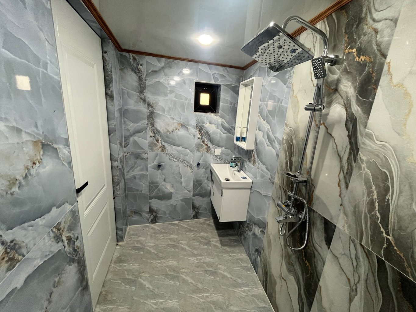 کلبه یک خوابه جکوزی دار توکا