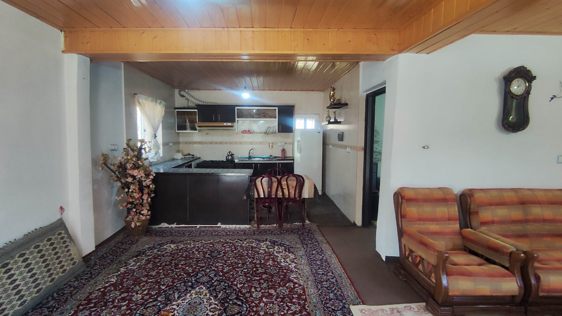 بومگردی ویلای یک خوابه کرمانی