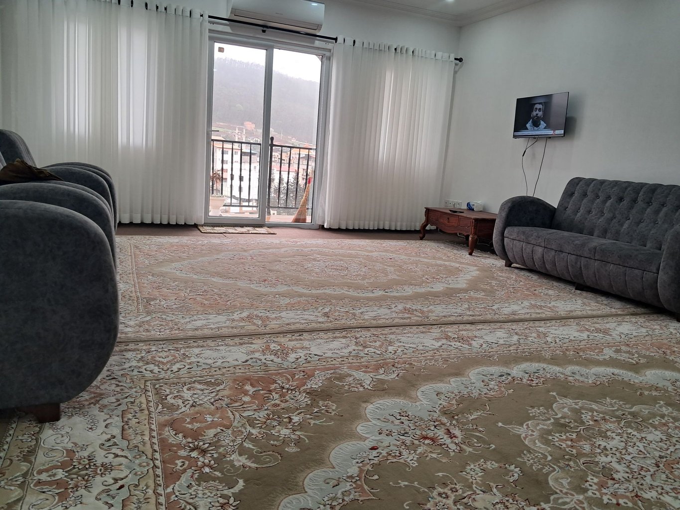 آپارتمان دوخوابه مامان افسانه ۱