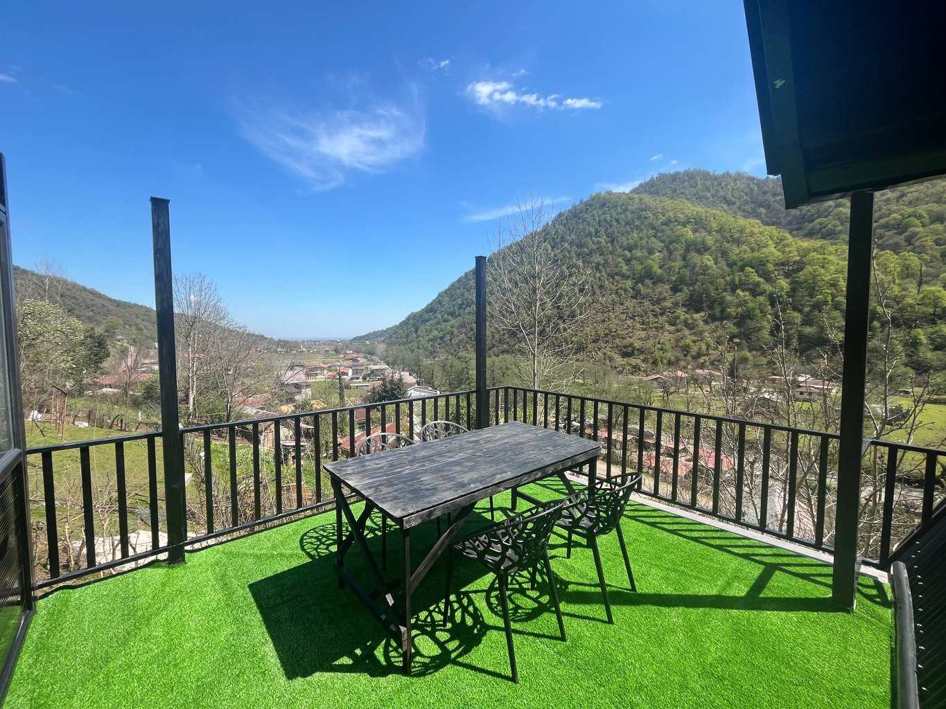 ویلا سه خوابه جنگلی سوئدی آسین