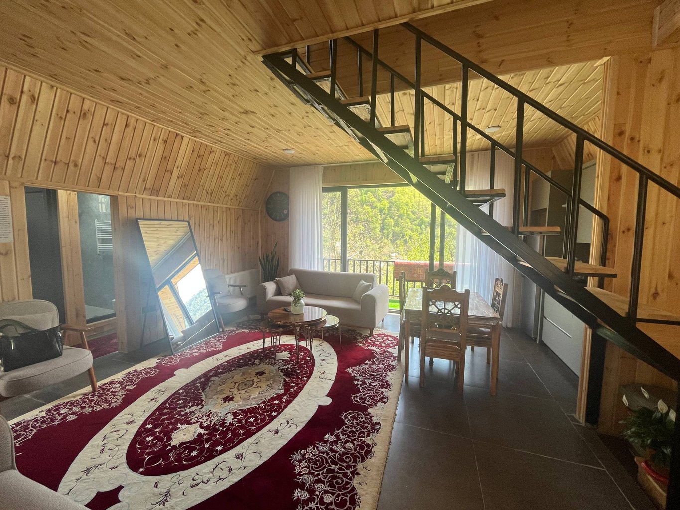 ویلا سه خوابه جنگلی سوئدی آسین