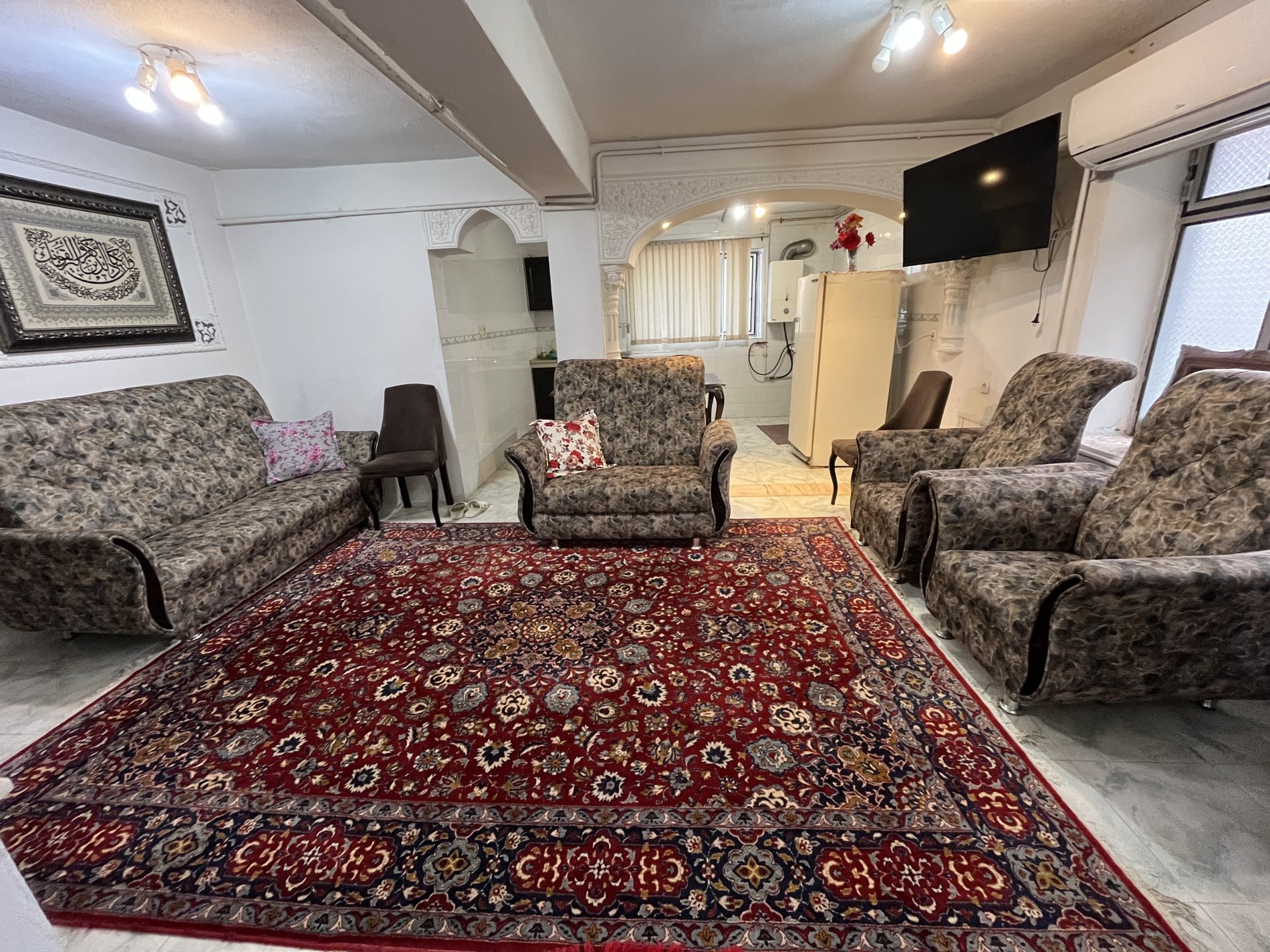 سوئیت دو خوابه اکبری