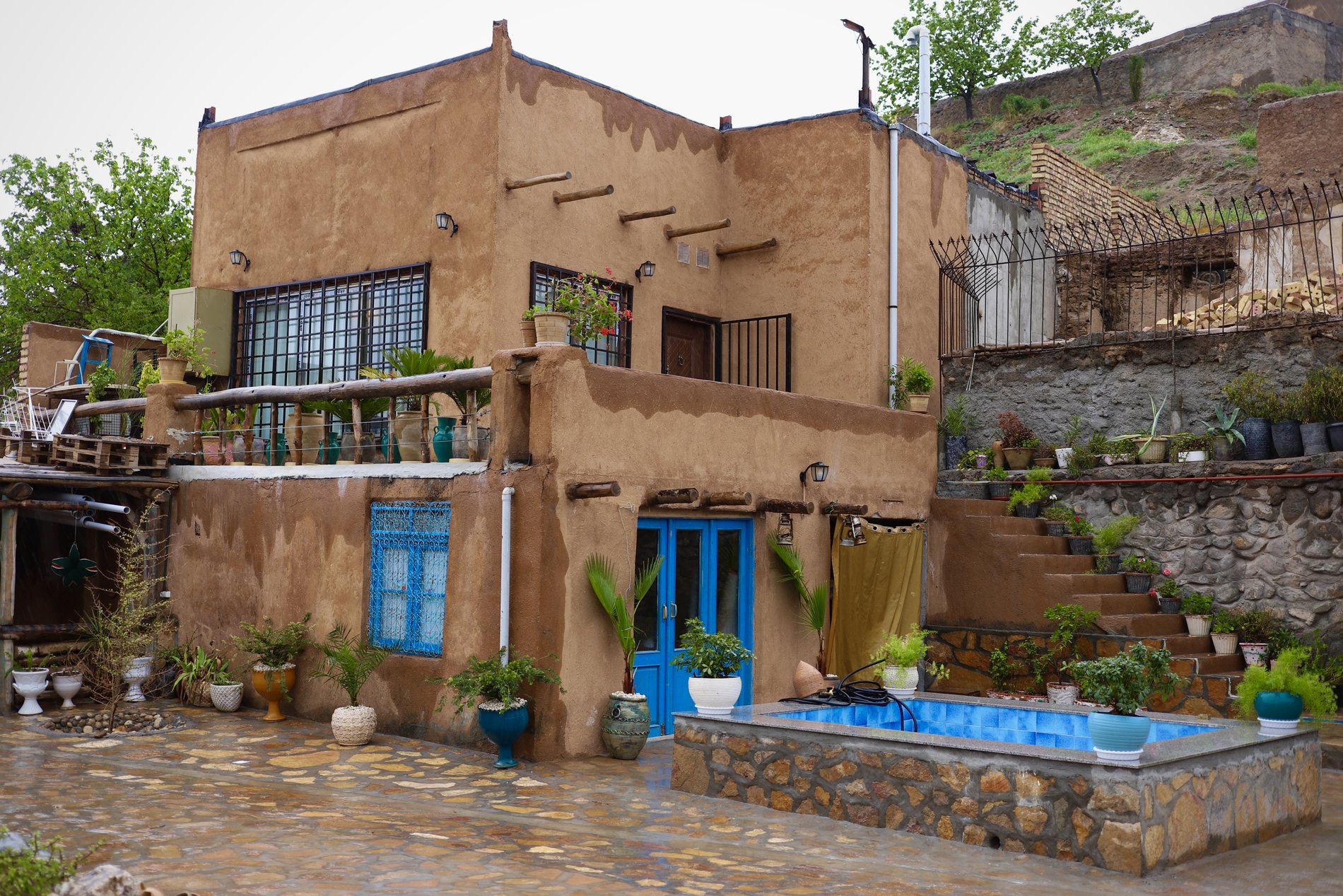 ویلا سه خوابه سنتی باغ بوژ