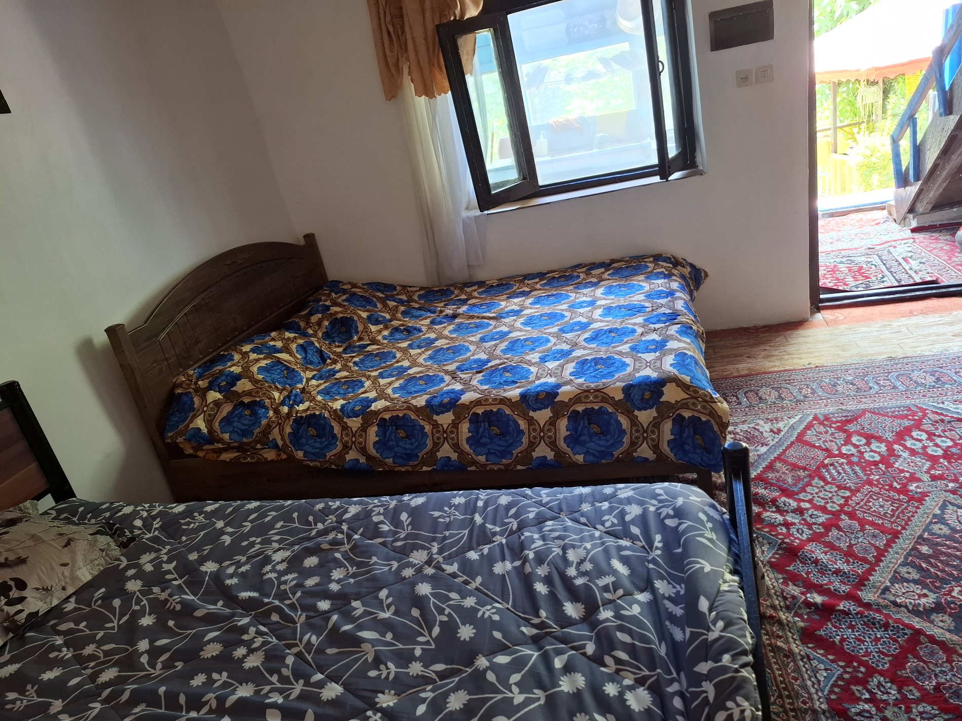 کلبه دوخوابه جنگلی چوبی بری
