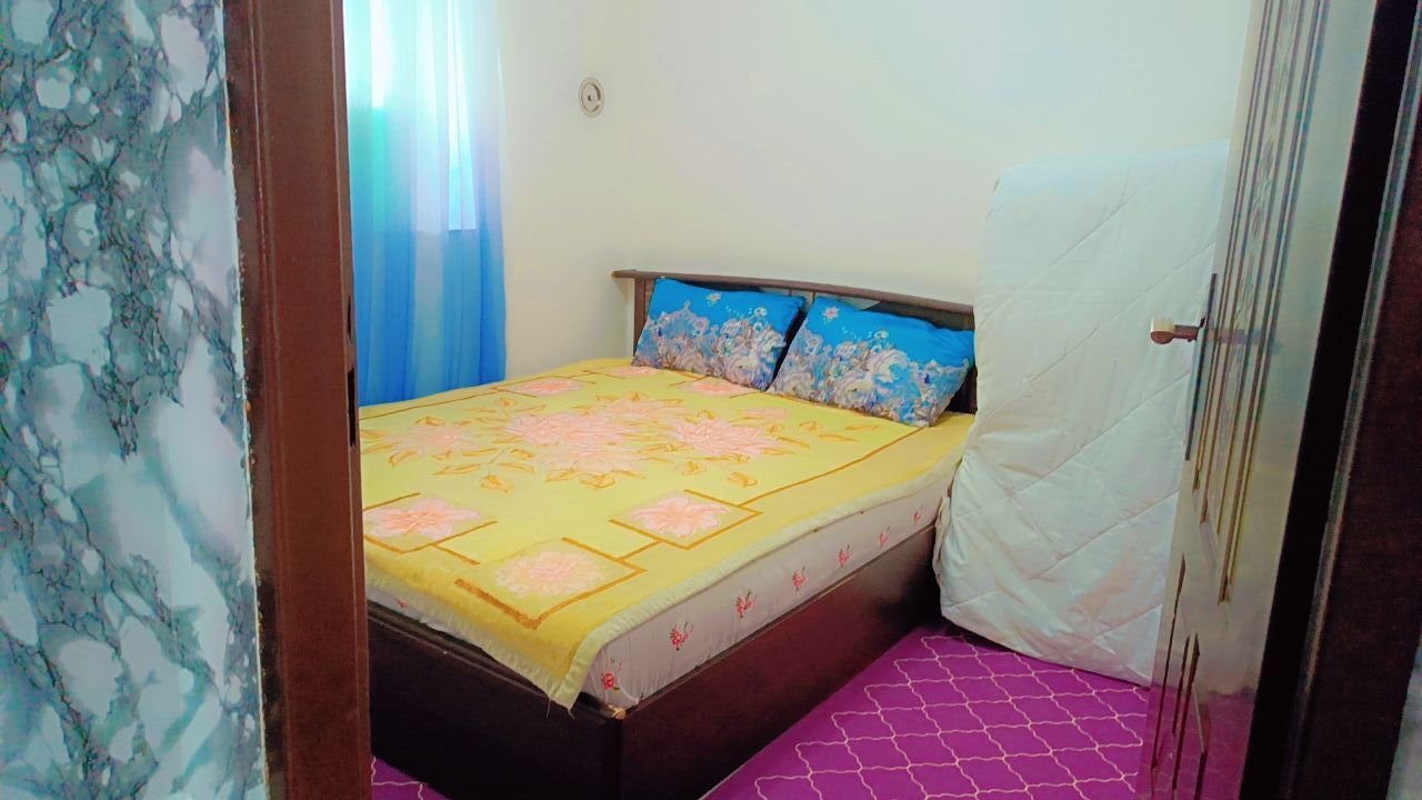 یک خوابه باغ عاشقانه