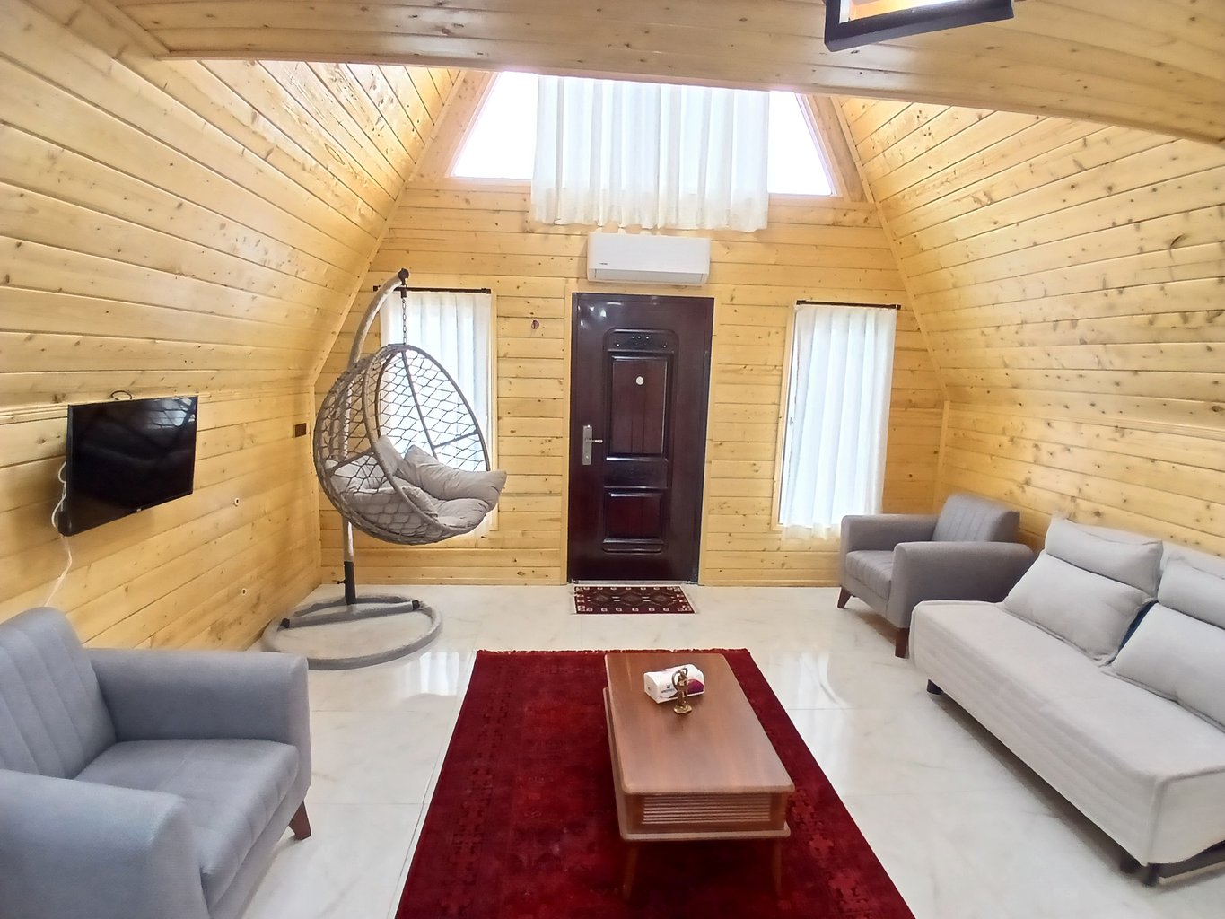کلبه تک خواب با جکوزی