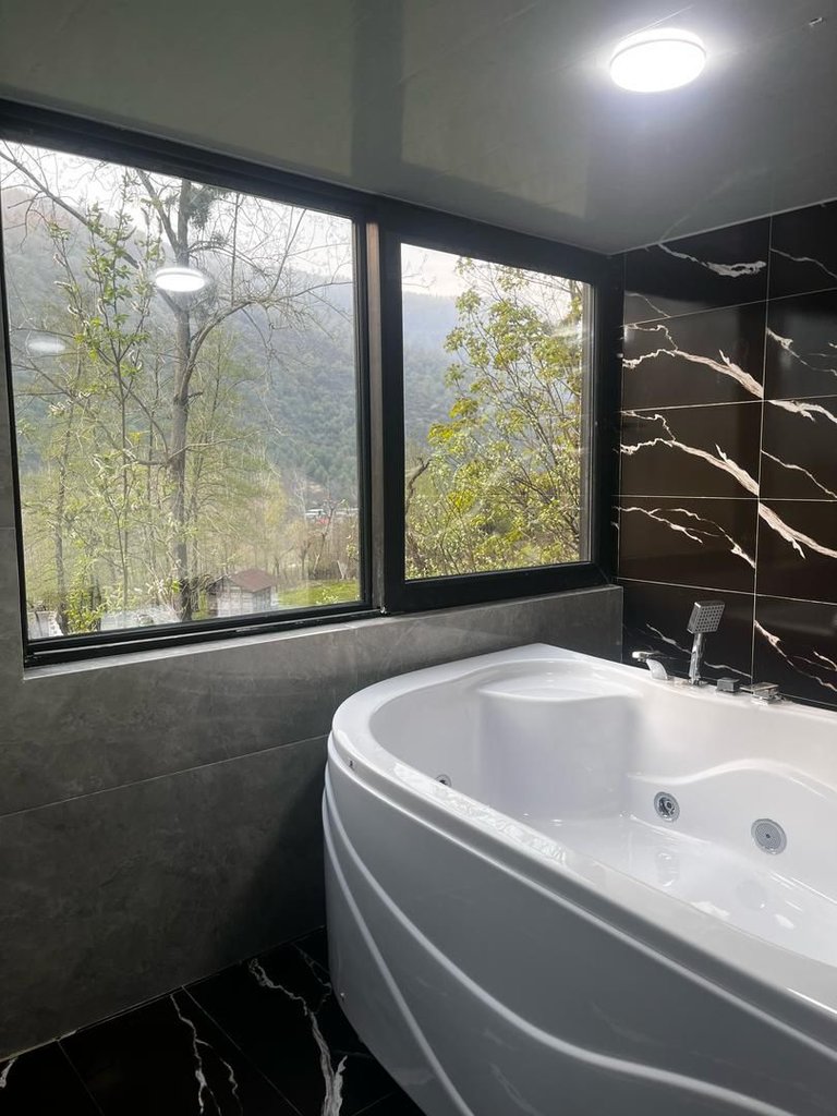 کلبه دوخوابه جنگلی جکوزی دار صفری