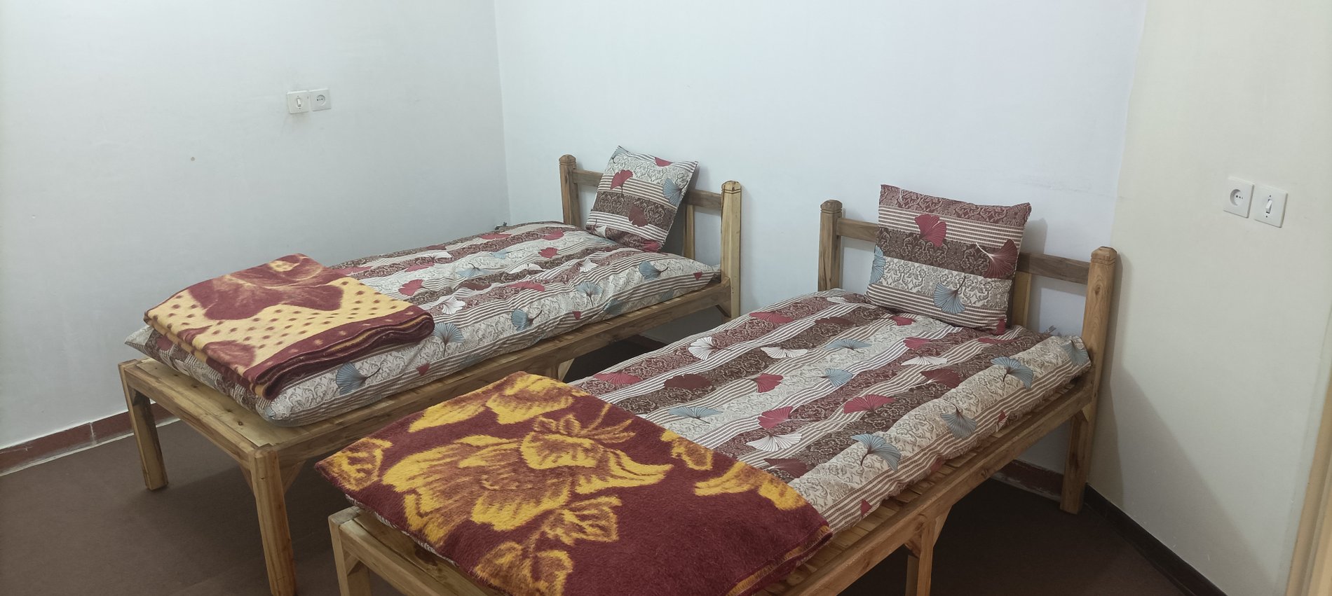 آپارتمان دوخوابه عمو درویش