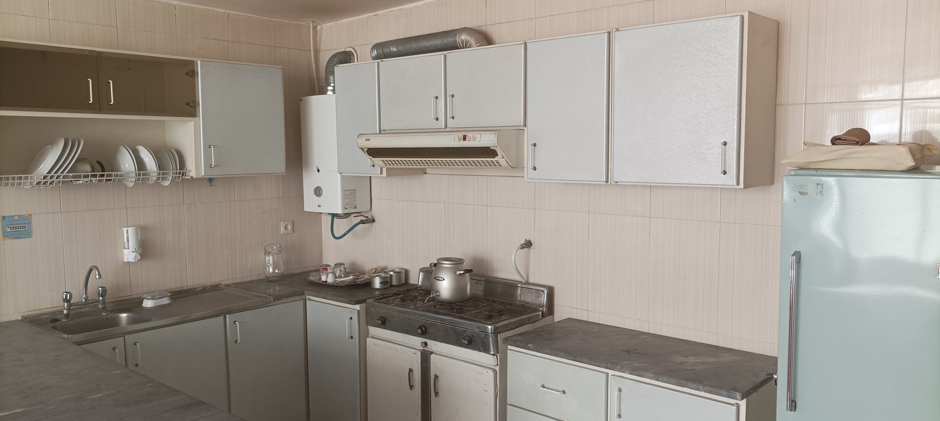 آپارتمان دوخوابه عمو درویش