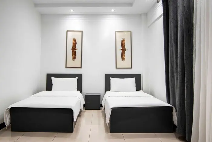 آپارتمان دوخوابه ویژه سه تخته جمهوری