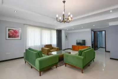 آپارتمان دوخوابه ویژه سه تخته جمهوری