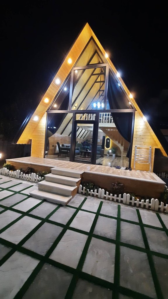 کلبه دوخوابه سوئیسی جکوزی دار روهام