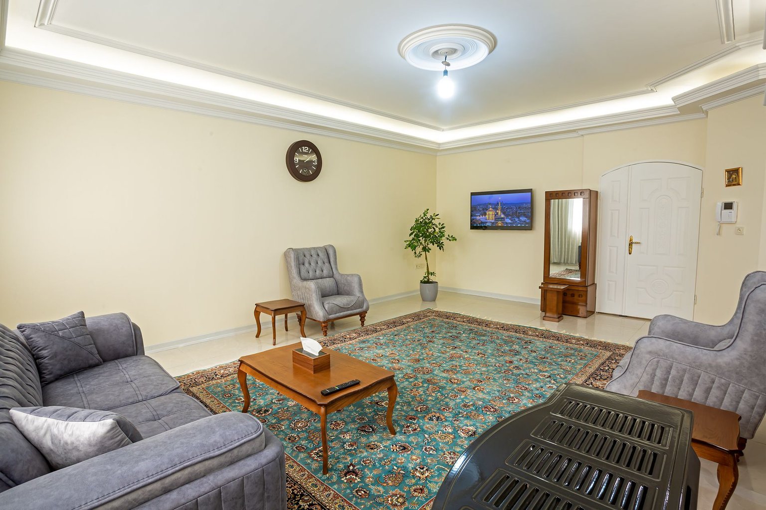 آپارتمان دوخوابه کلانتری 3