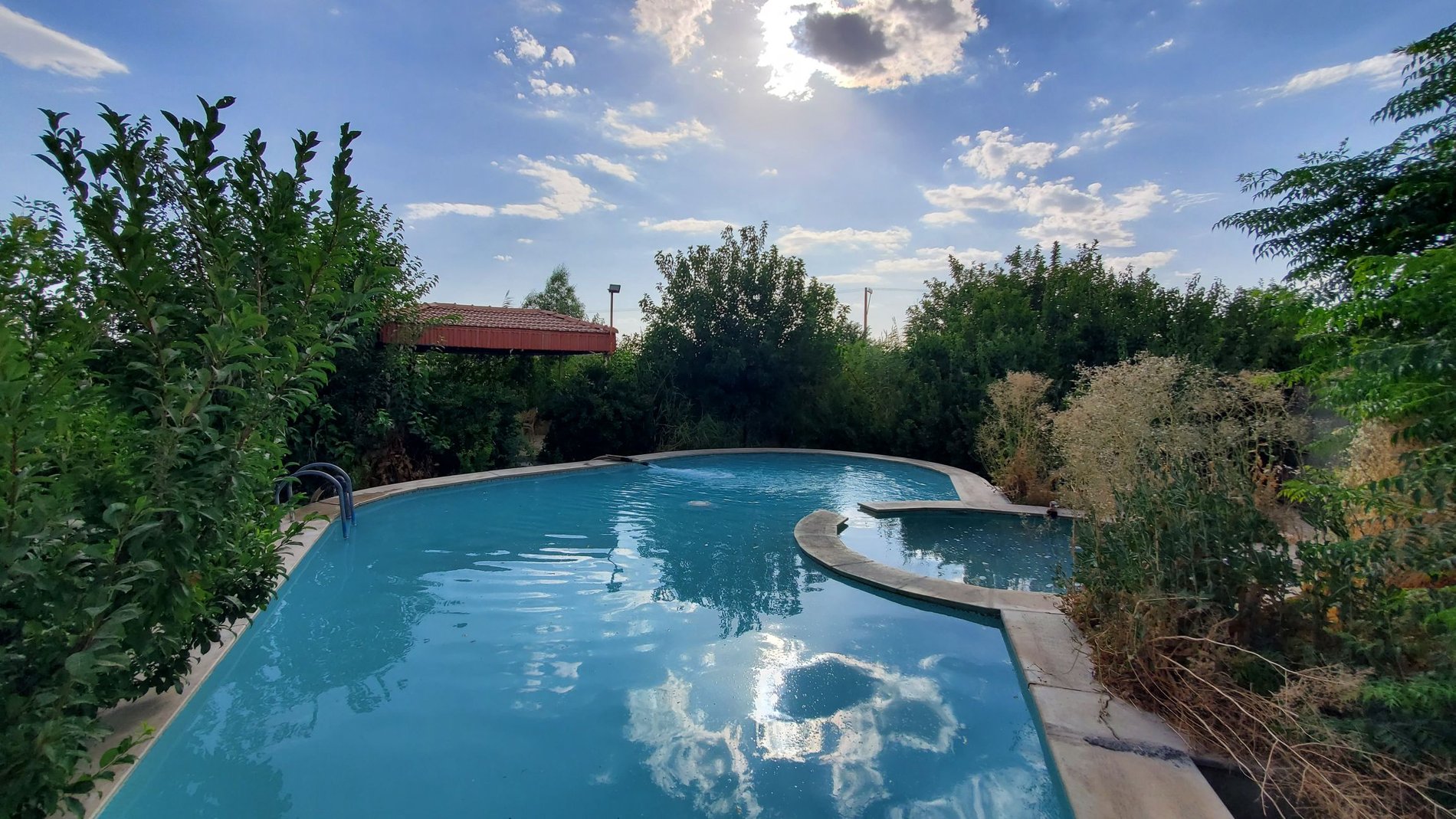 دوخوابه استخردار کنجوان