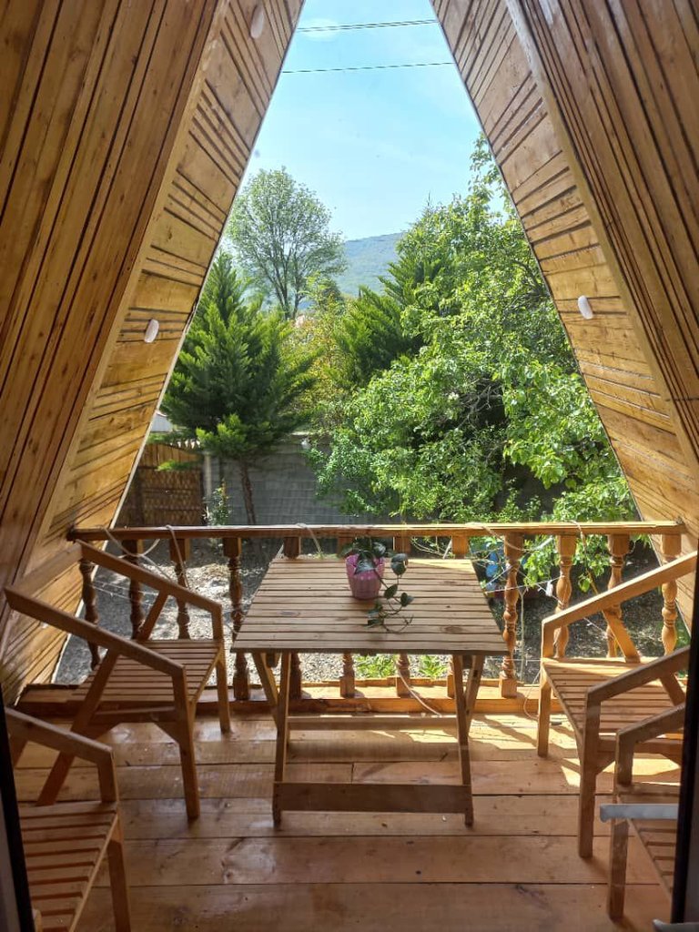 کلبه یک خوابه سوئیسی رنگین کمان