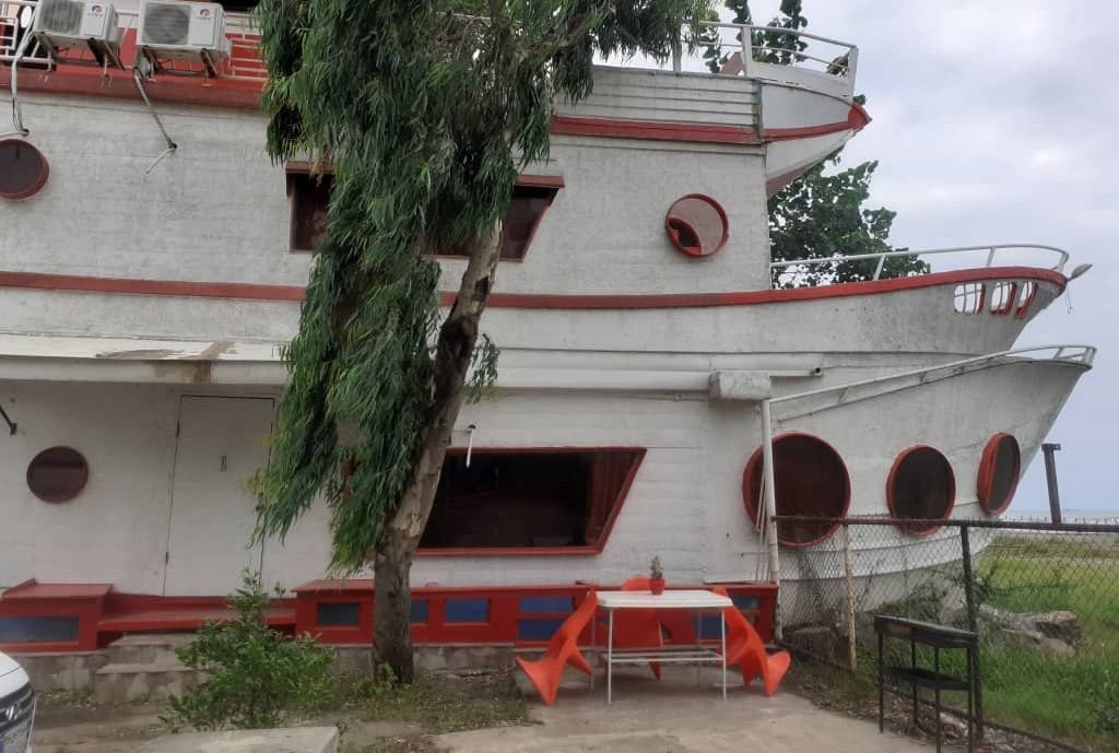 ویلا یک خوابه ساحلی لنج رویال