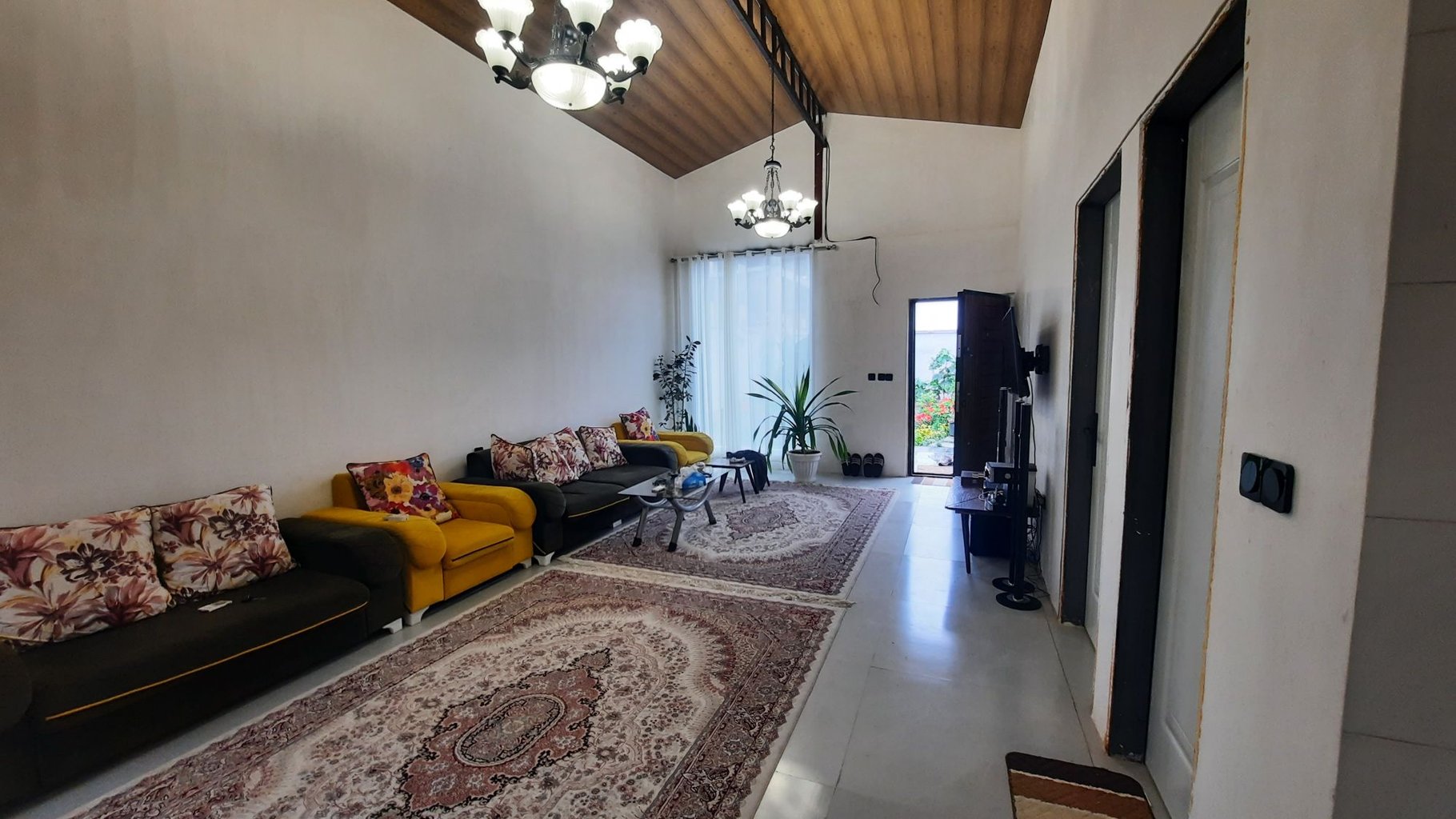 یک خوابه باغچه سبز