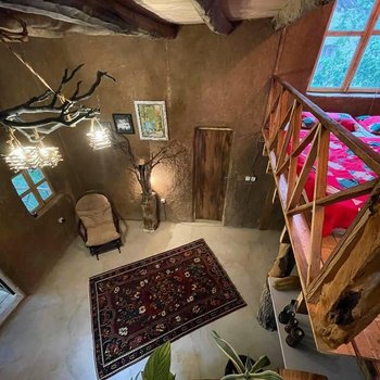 کلبه فلت جنگلی فیروزه ای