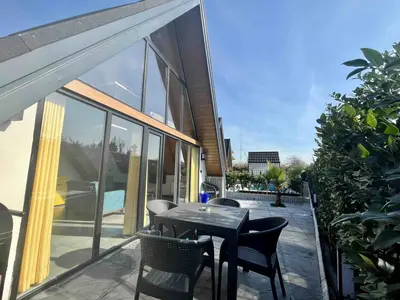 کلبه دوخوابه سوئیسی گاردن ویلا 1